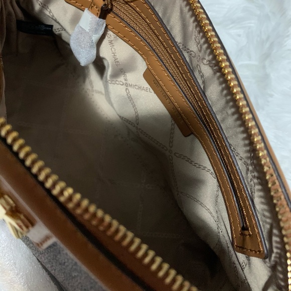 Michael Kors crossbody - Picture 5 of 6